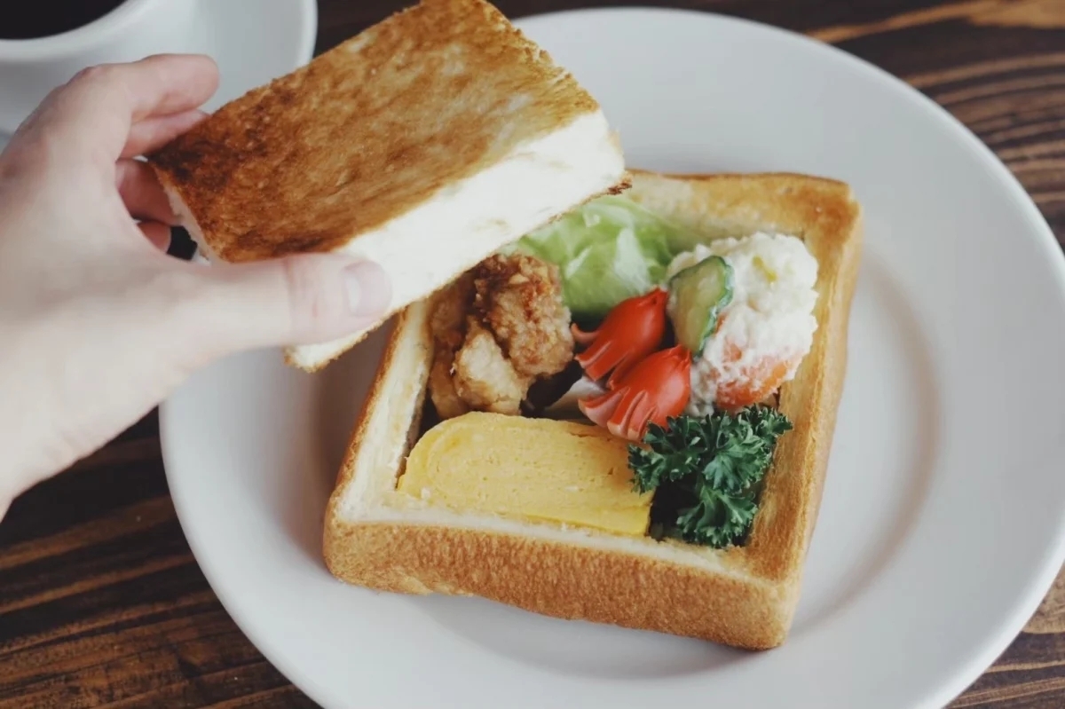 創意美食「厚片吐司挖空吃法」推特爆紅