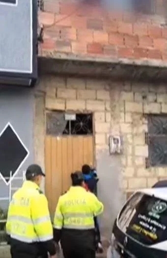 警察出面