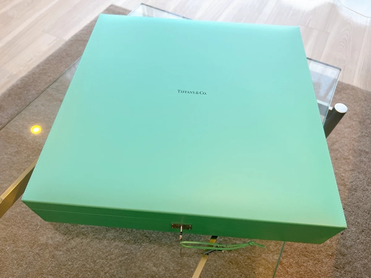 訂購來的Tiffany麻將外包裝