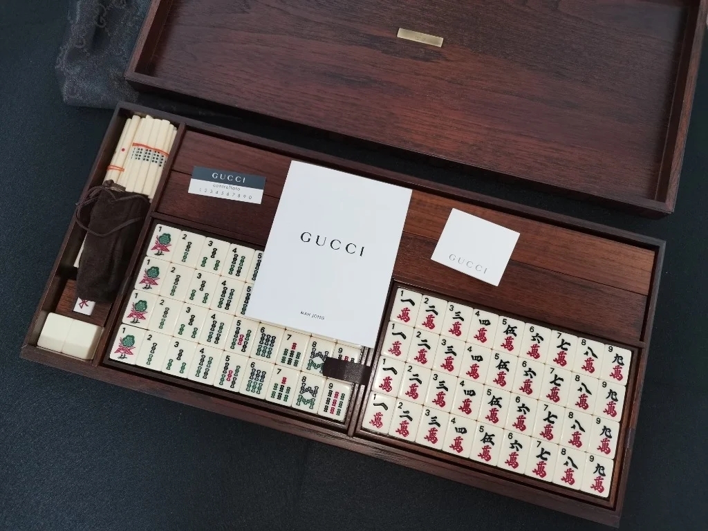 GUCCI麻將組充滿中性質感 