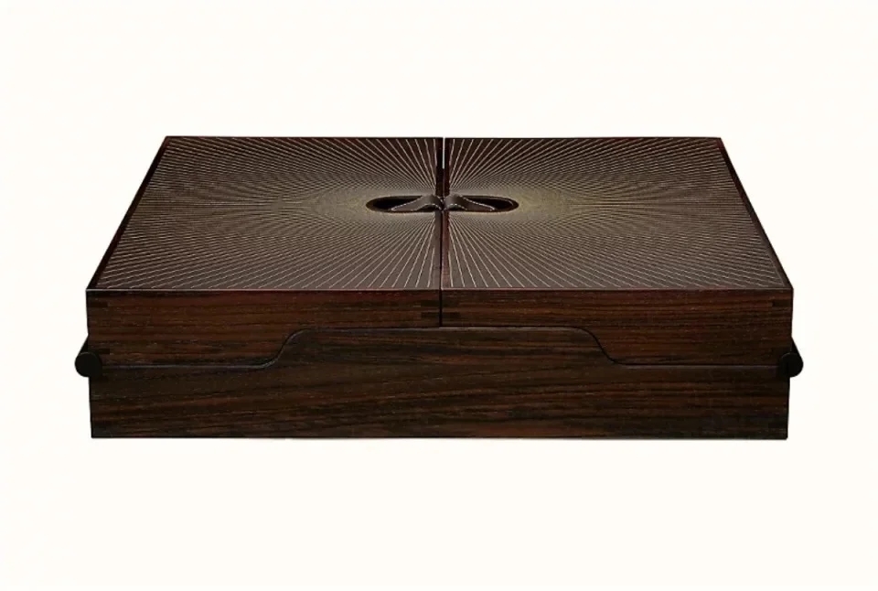 愛馬仕麻將外殼採用Birkin、Kelly包的頂級皮革打造。