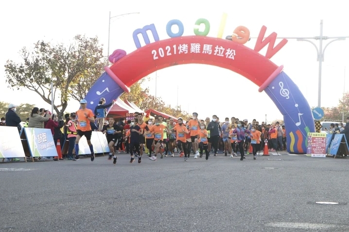 雲林虎尾烤雞馬每年都有許多人報名