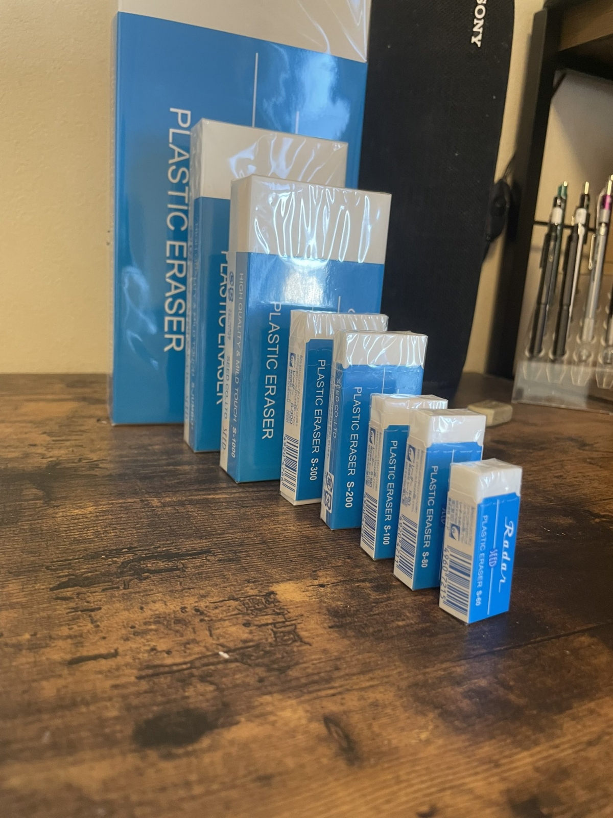 日本文具品牌Seed推出的巨無霸橡皮擦「SR-12000」