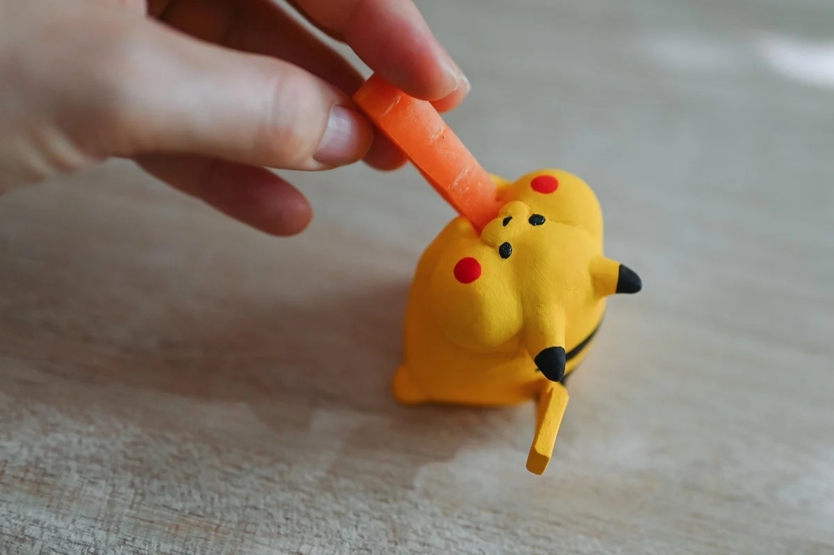 倉鼠皮卡丘吃胡蘿蔔