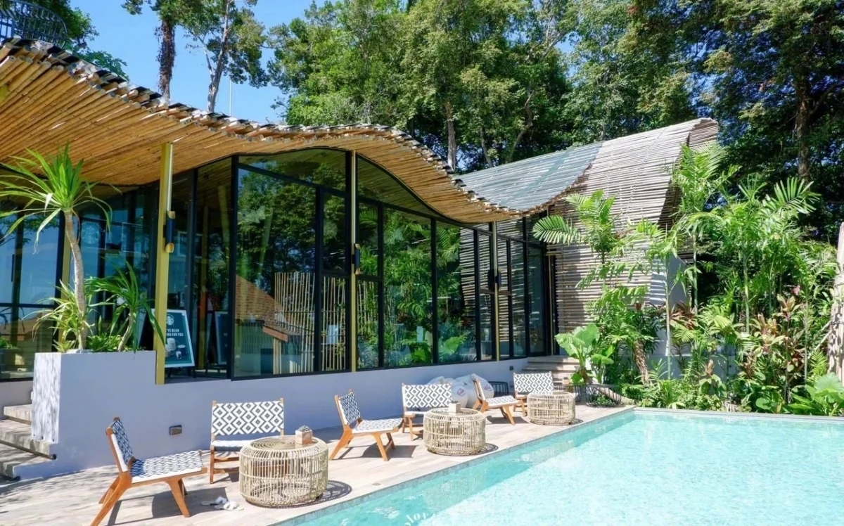 泰國海景星巴克座位雅致恬靜