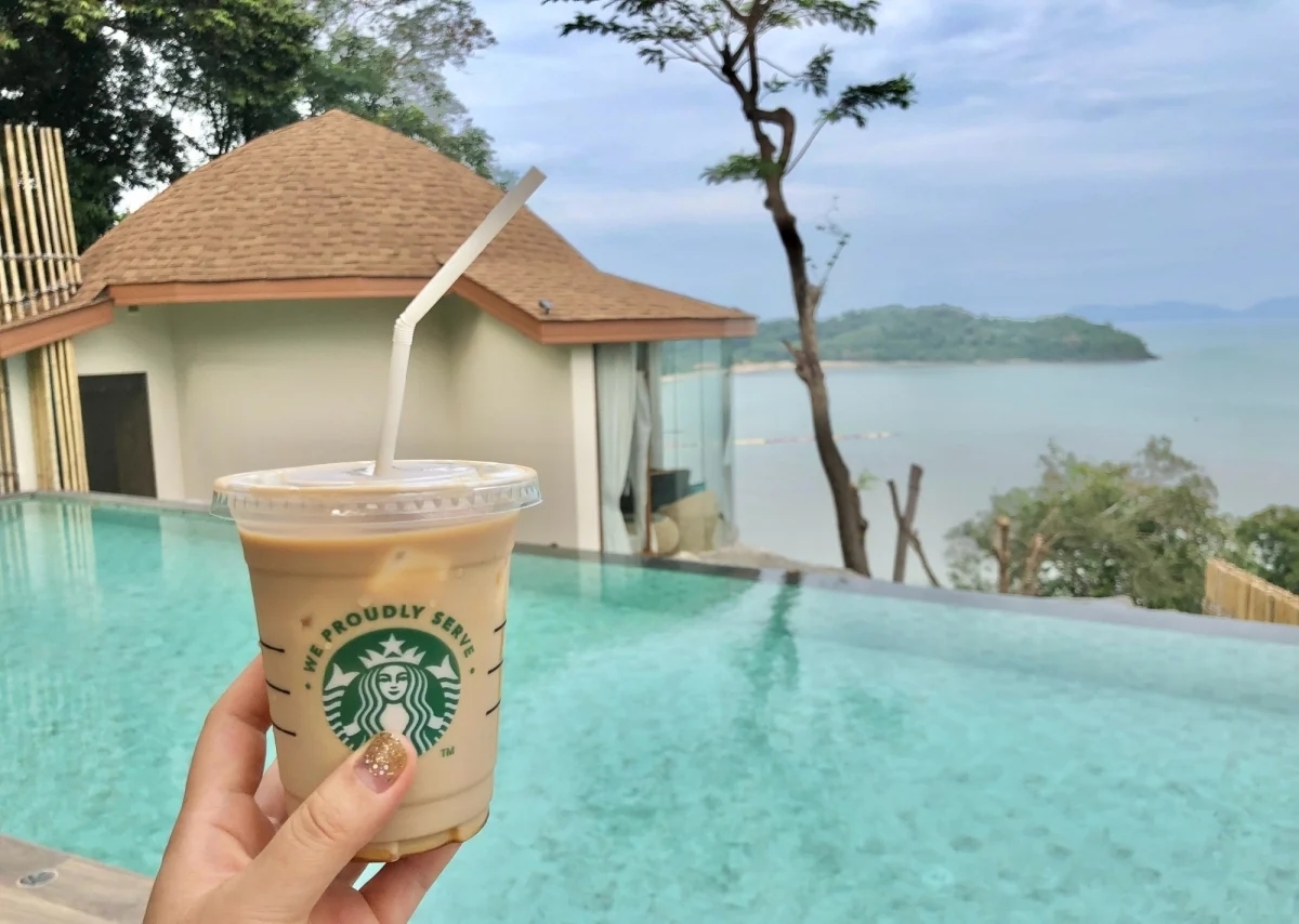 居住於泰國的網友在開幕當日搶頭香