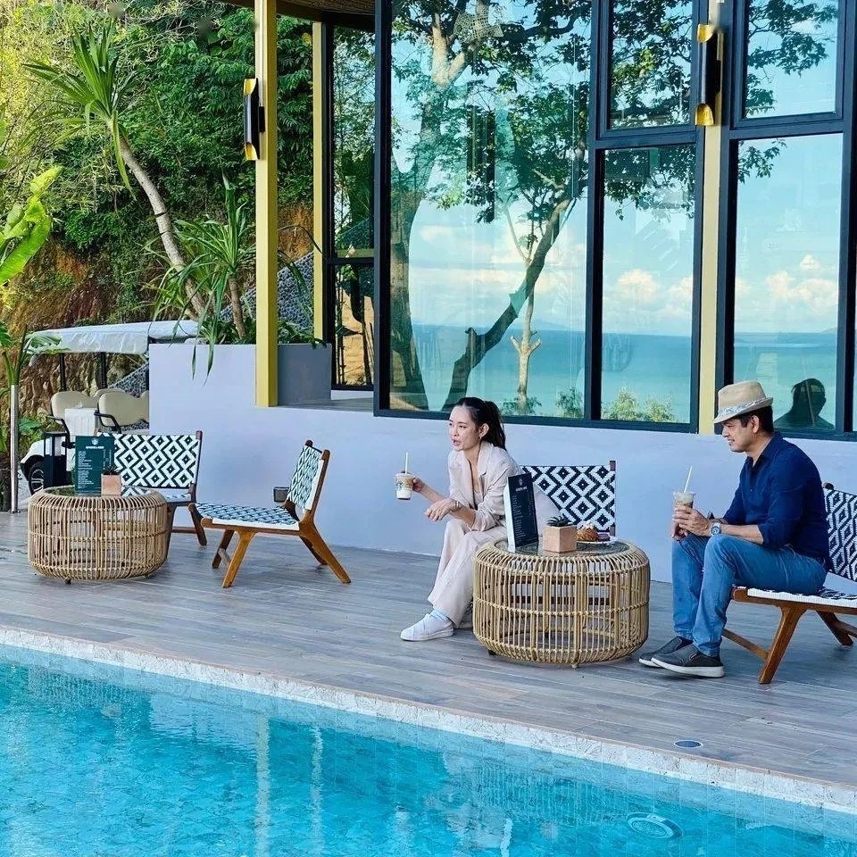 只要點一杯咖啡和飲料，就能享受到無敵海景