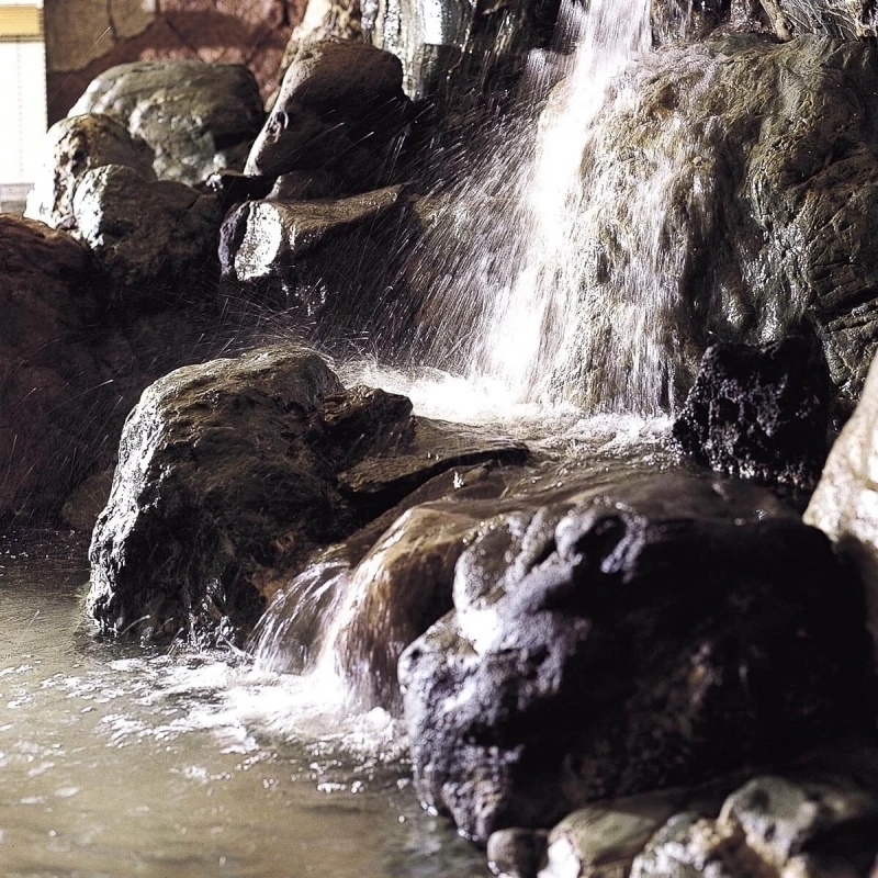 湯之國天祥讓你沉浸在深邃自然帶來的夢幻氛圍裡