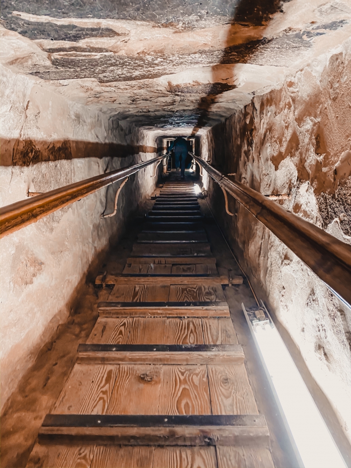 古夫金字塔樓梯項是永無止盡的攀爬地獄