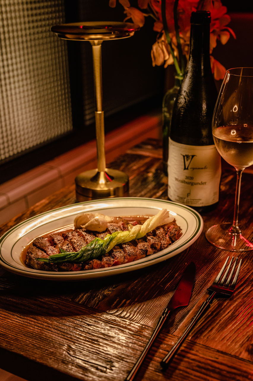 月光茗酊室 特製餐點「香煎蔥蒜肋眼牛排」