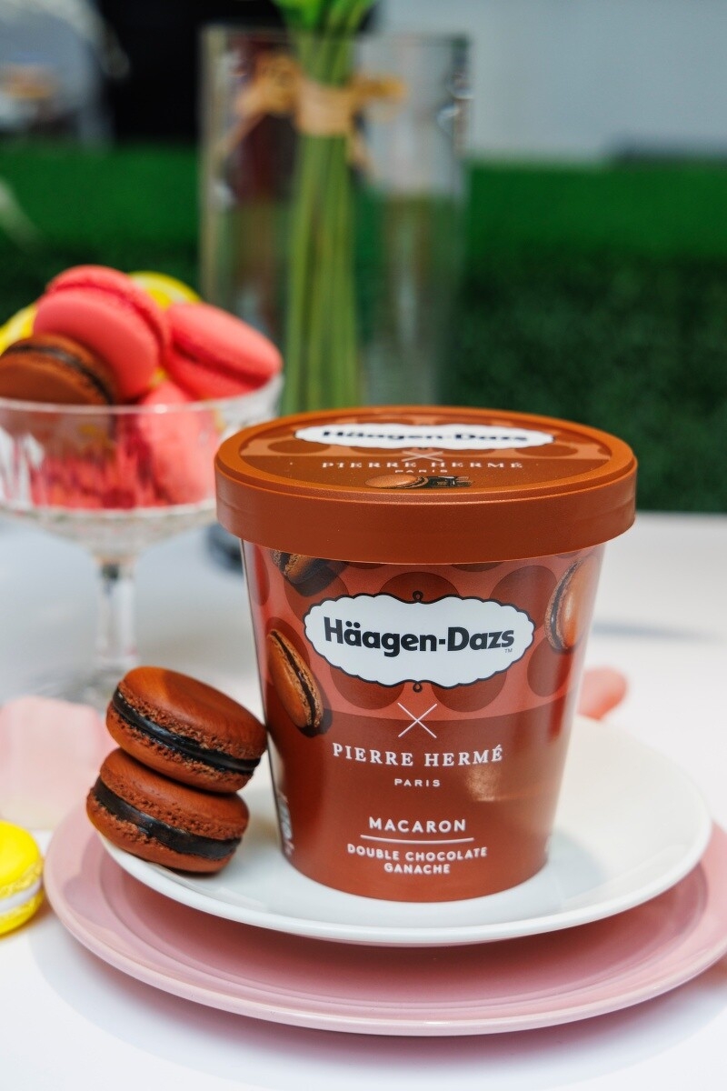 哈根達斯x Pierre Hermé聯名「雙重巧克力甘納許馬卡龍」冰淇淋