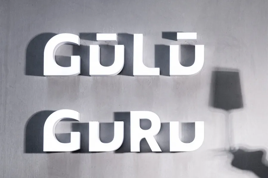 「GŪLŪ GURU」logo設計