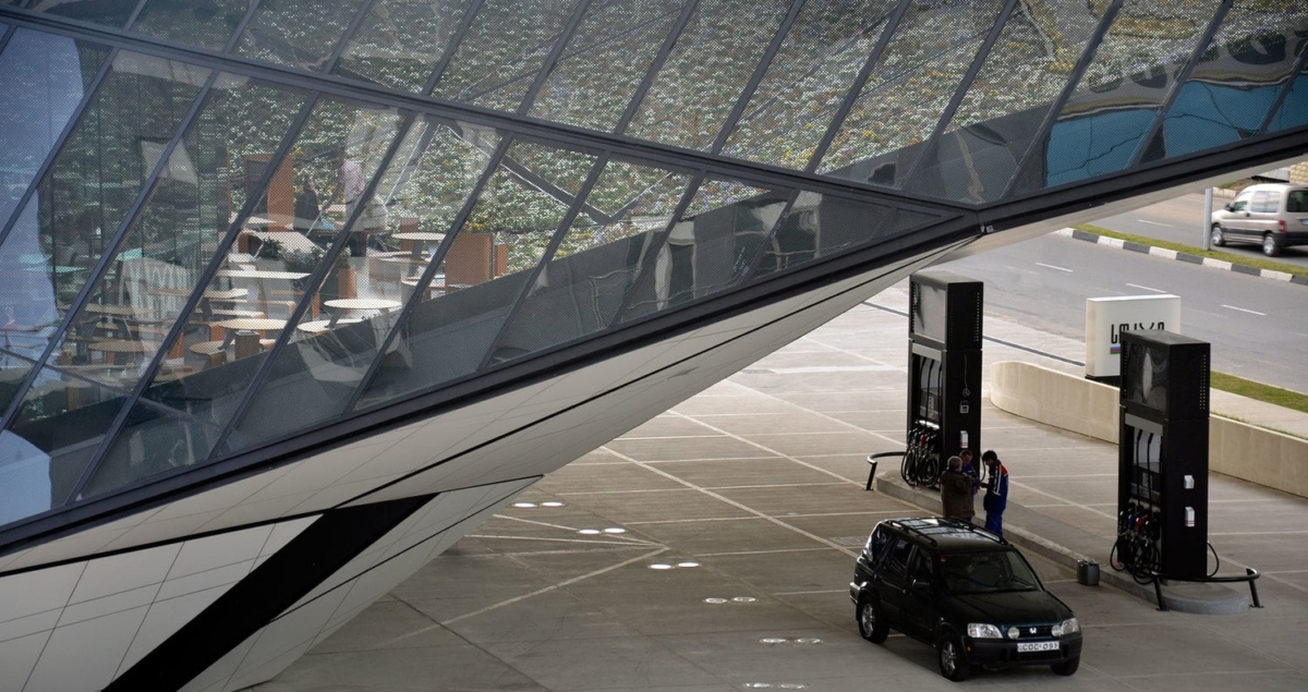 門市與加油站相連結