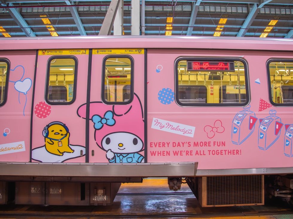 HELLO KITTY捷運彩繪列車