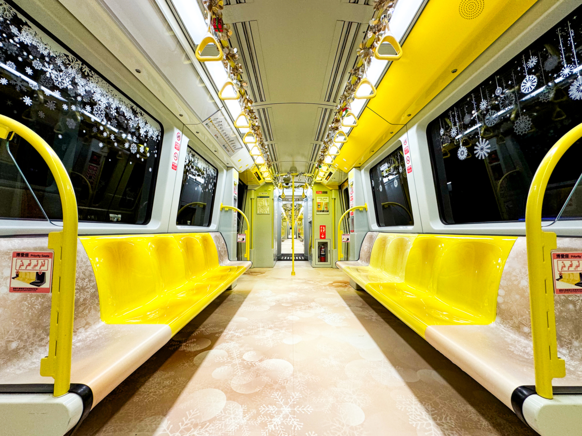 新北捷運環狀線「雪粼列車」