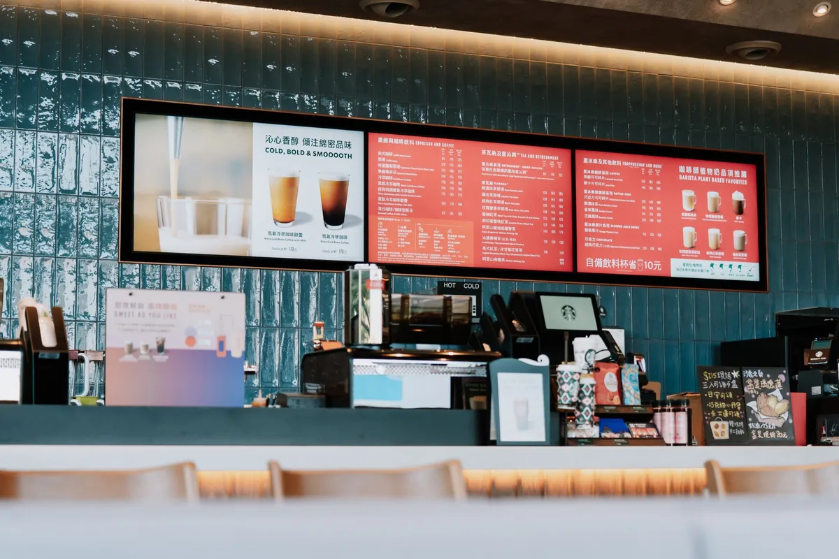 沙鹿北勢門市導入數位看板，減少紙張的使用