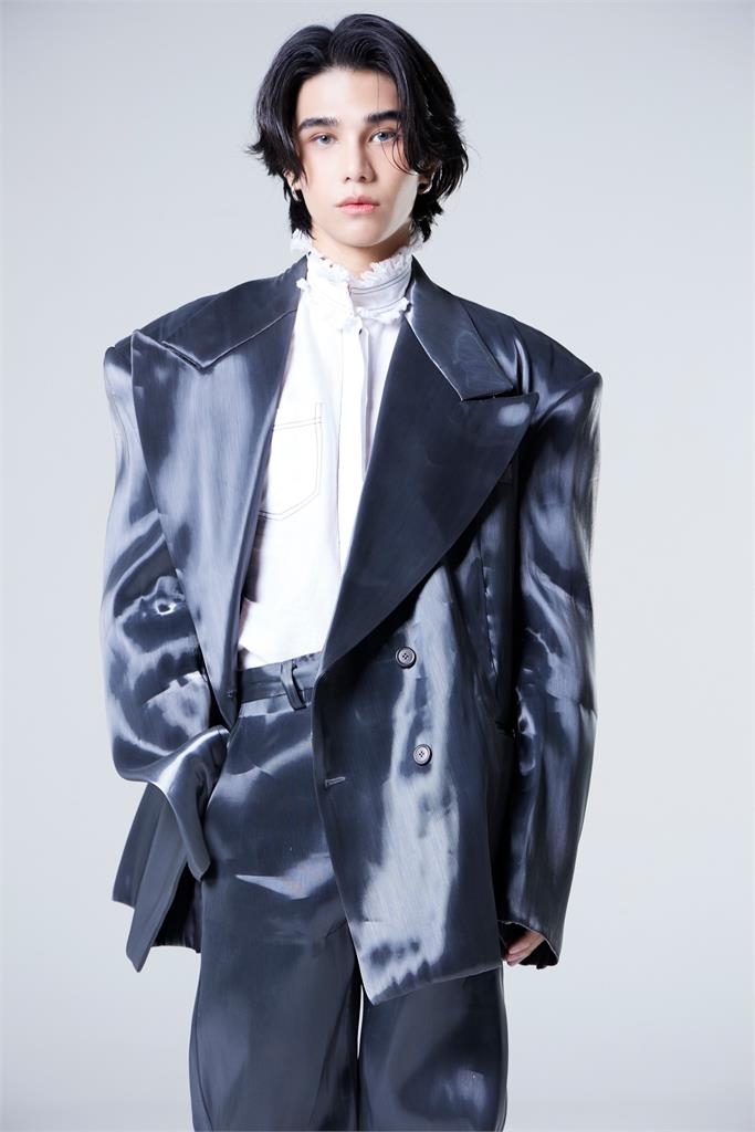 Jeff Satur羅杰夫
