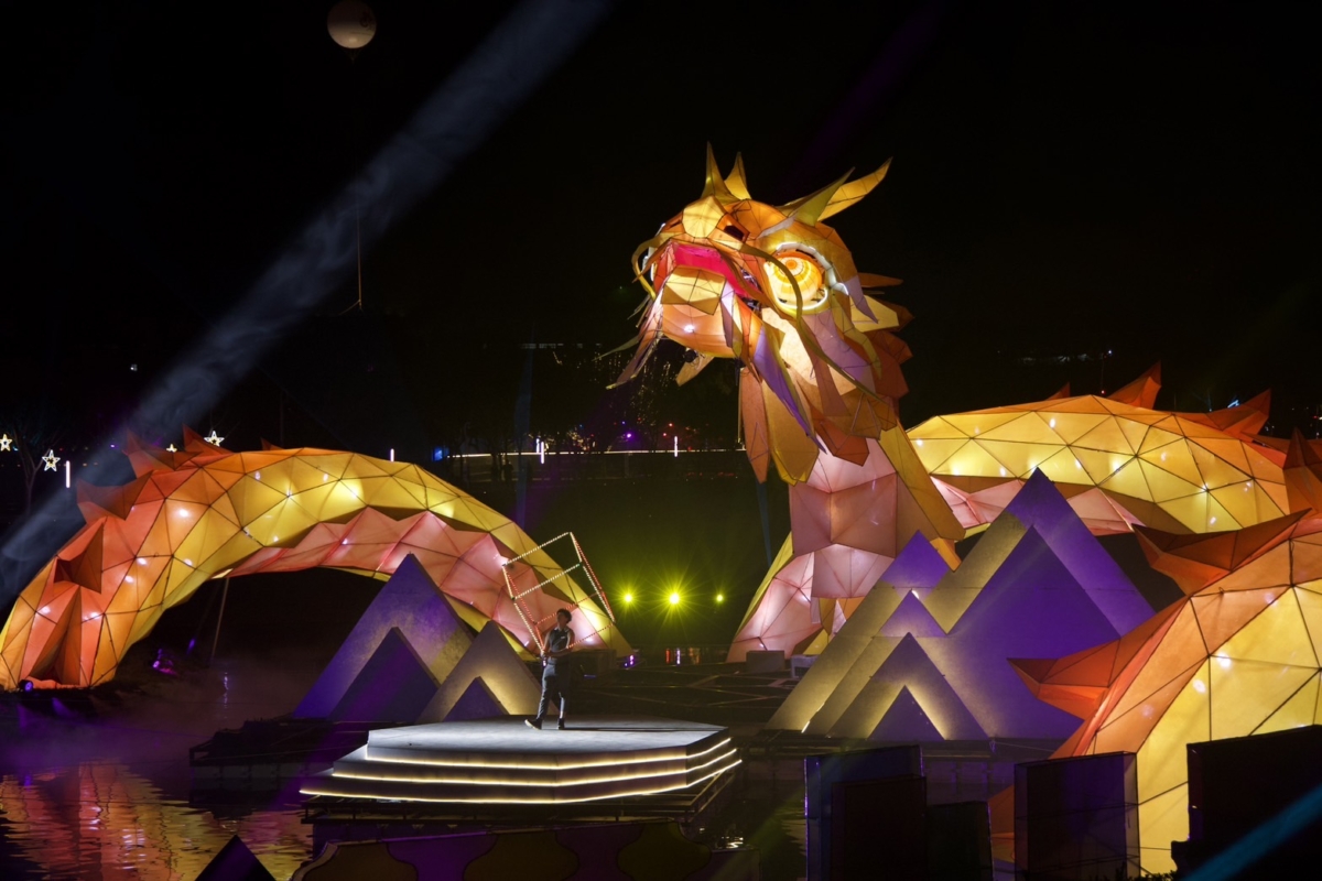 主燈「臺中龍賀」