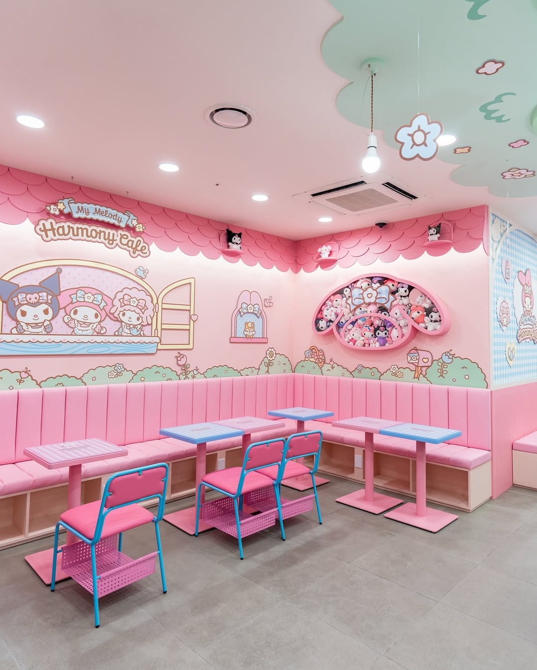 餐桌椅都是粉色系