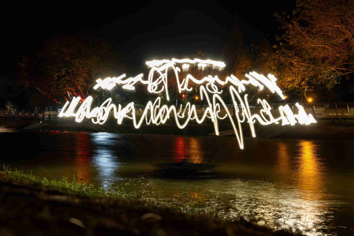 蔡宜婷《微光曳曳》