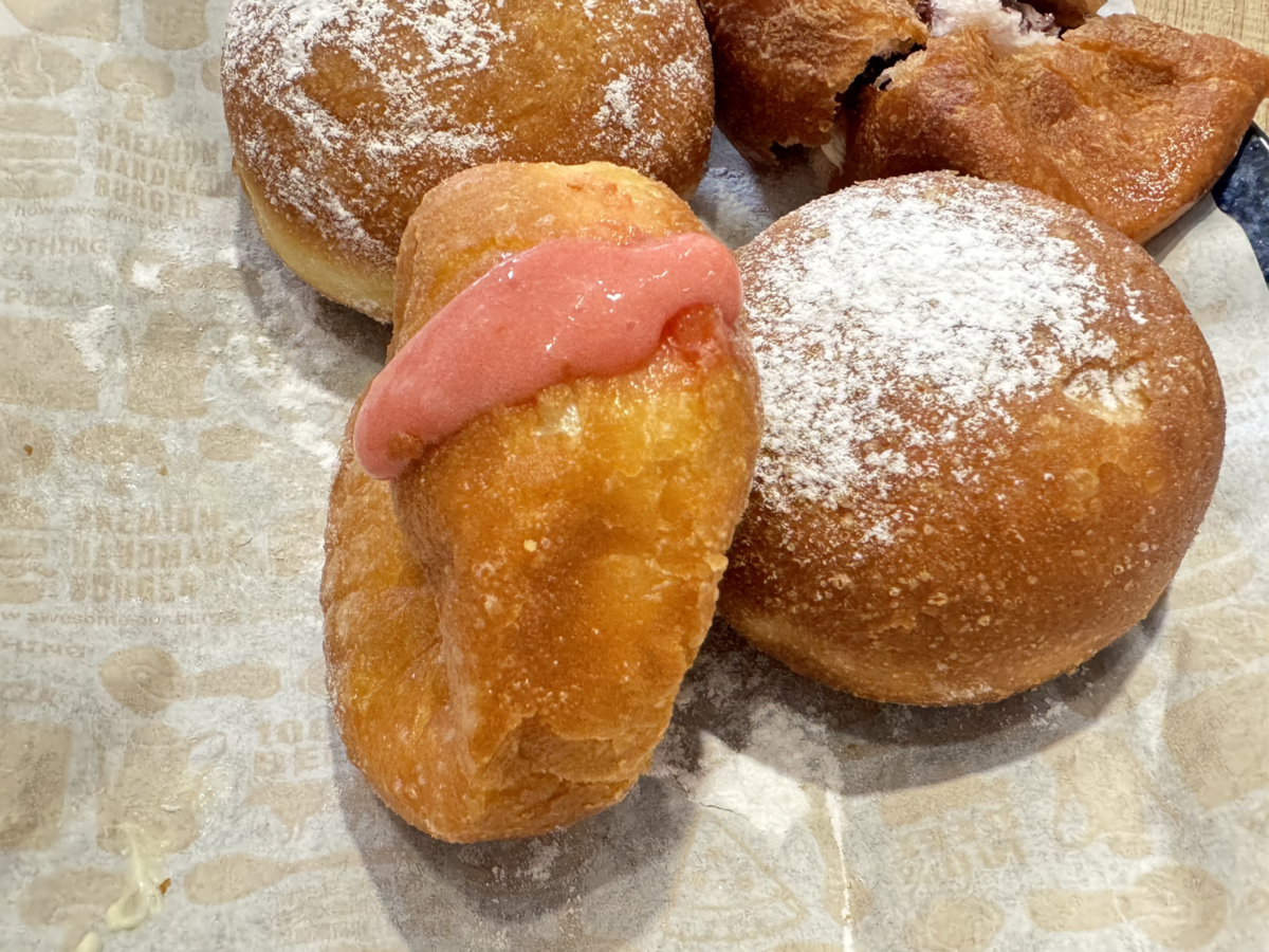 草莓煉乳生甜甜圈