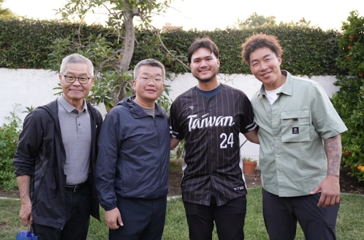 聯盟前往龍恩美國家拜訪