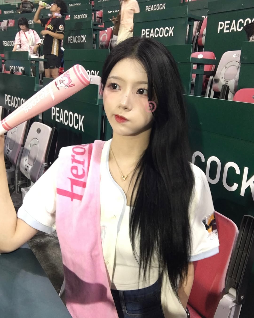 尹智娜（윤지나）